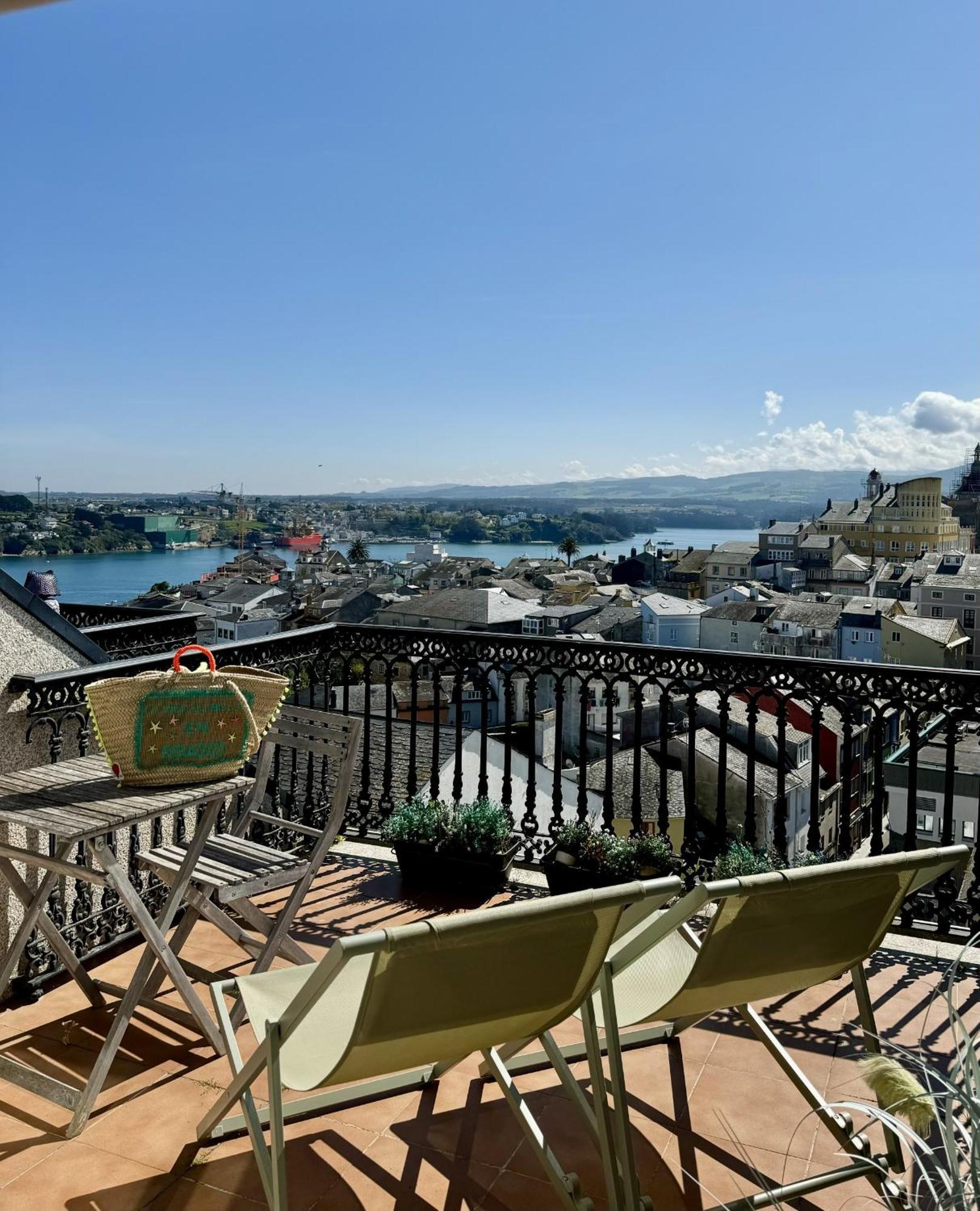 Moderno Piso Con La Mejor Terraza De Ribadeo Y Vistas Maravillosas Extérieur photo